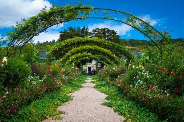 Comment rendre son jardin plus beau avec des travaux de paysagisme à Bidart ?